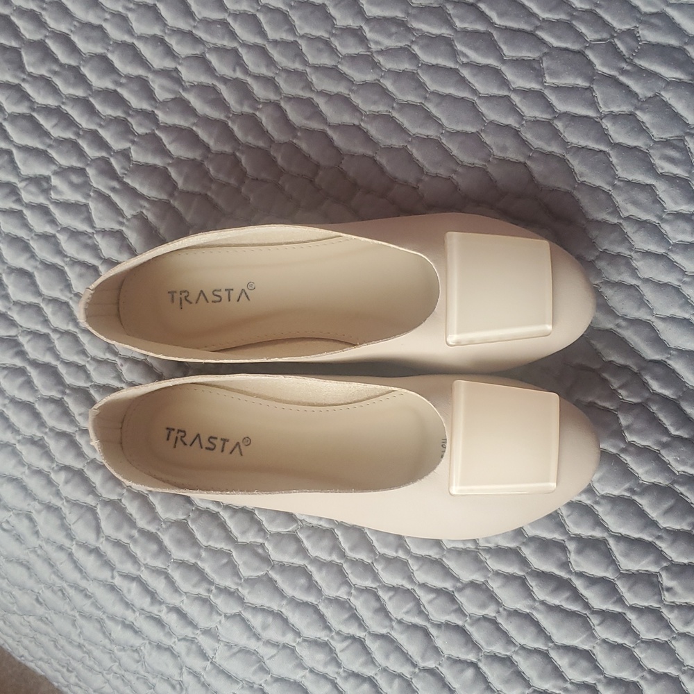 Cream Flats NWOT